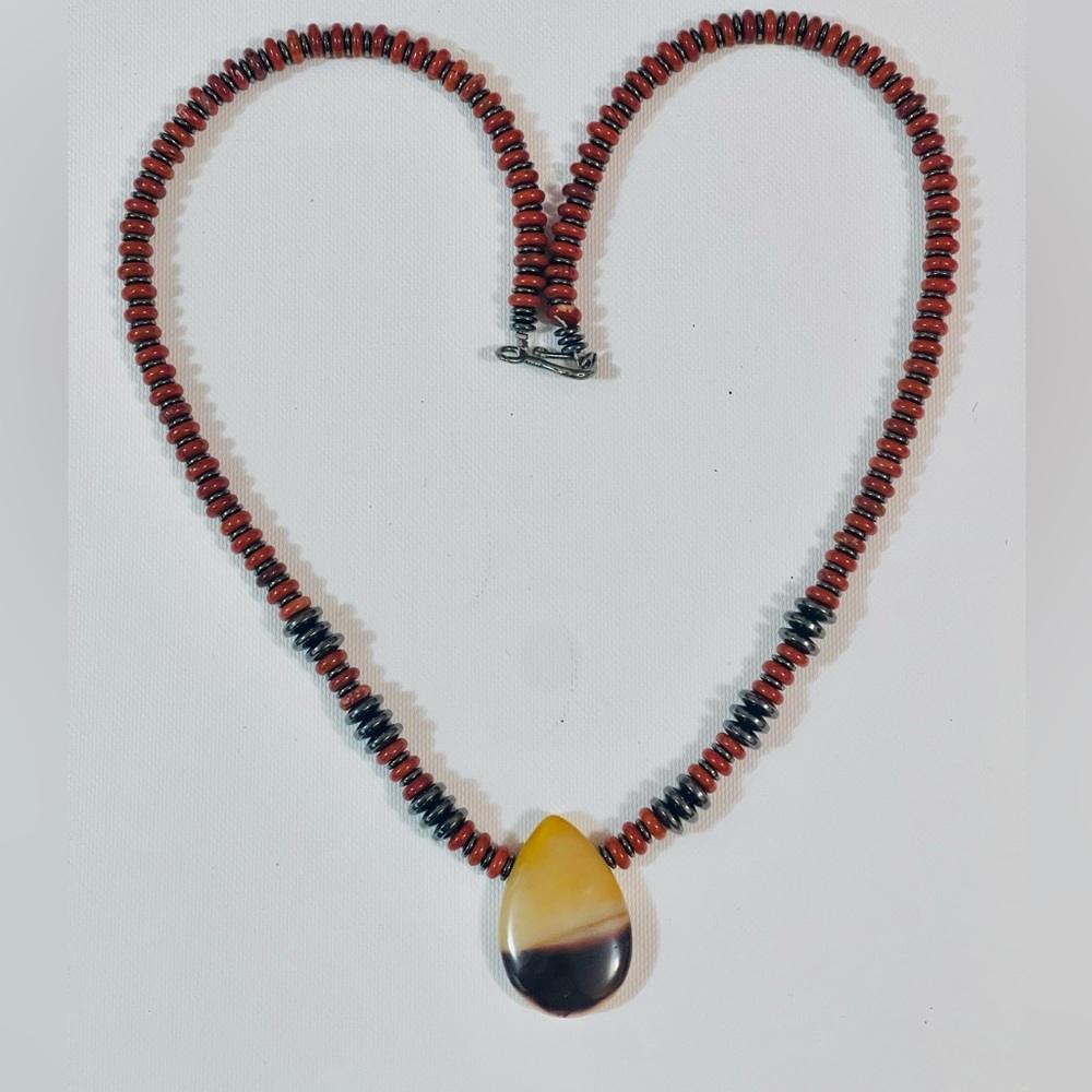Southwest mookaite jasper Hematite Beaded teardrop pendant necklace Sz 23”